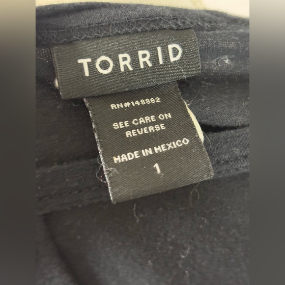 Torrid Vintage Rock and Roll Distressed V Neck Tee in Size 1 - Picture 2 of 7